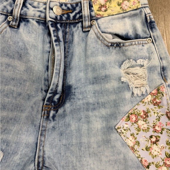 Francesca's Collections Light Blue Distressed Jeans with Floral Patchwork - Picture 5 of 8